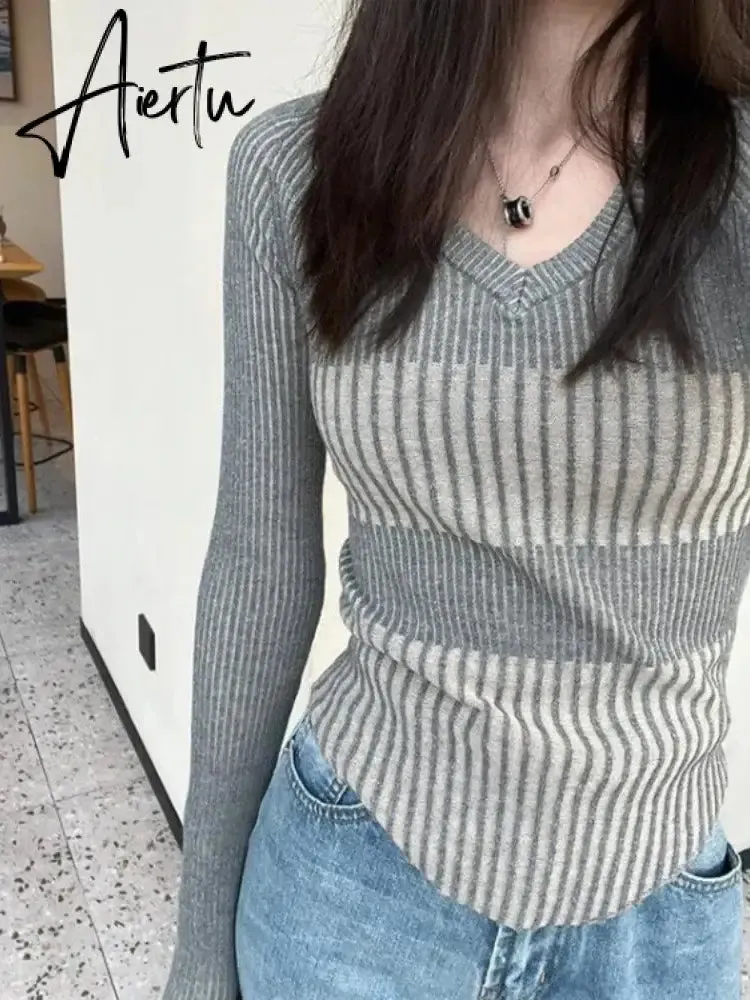 Aiertu Vintage Elegant Striped V Neck Sweaters Fashion Slim Women Knitted Y2k Aesthetic Pullovers Korean All Match Grunge Sueter