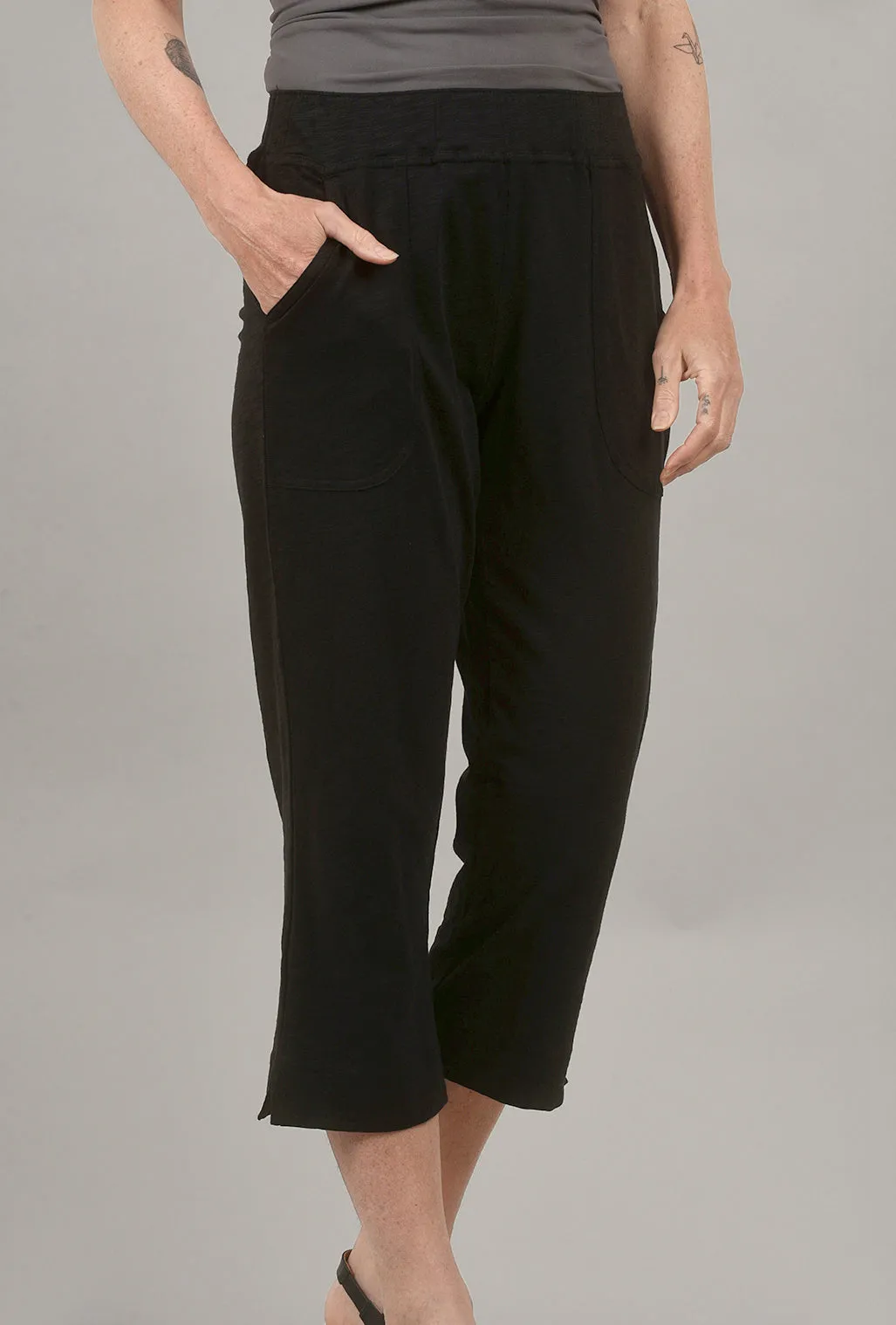 Cotton Slub Pocket Capri, Black