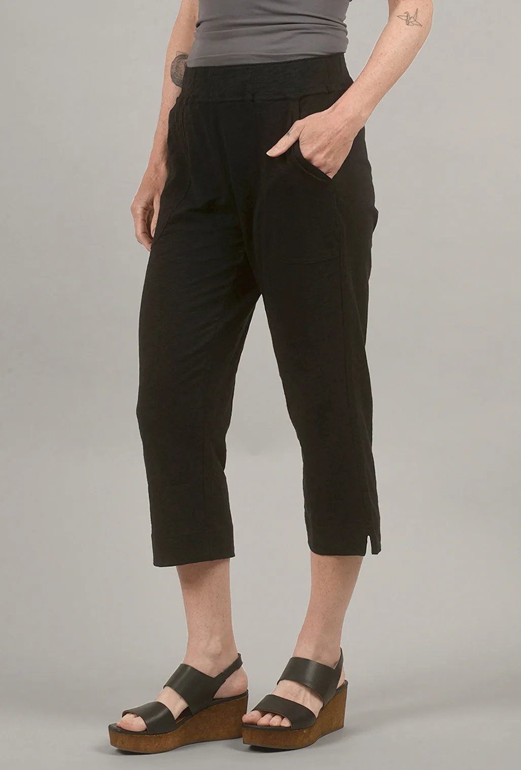 Cotton Slub Pocket Capri, Black