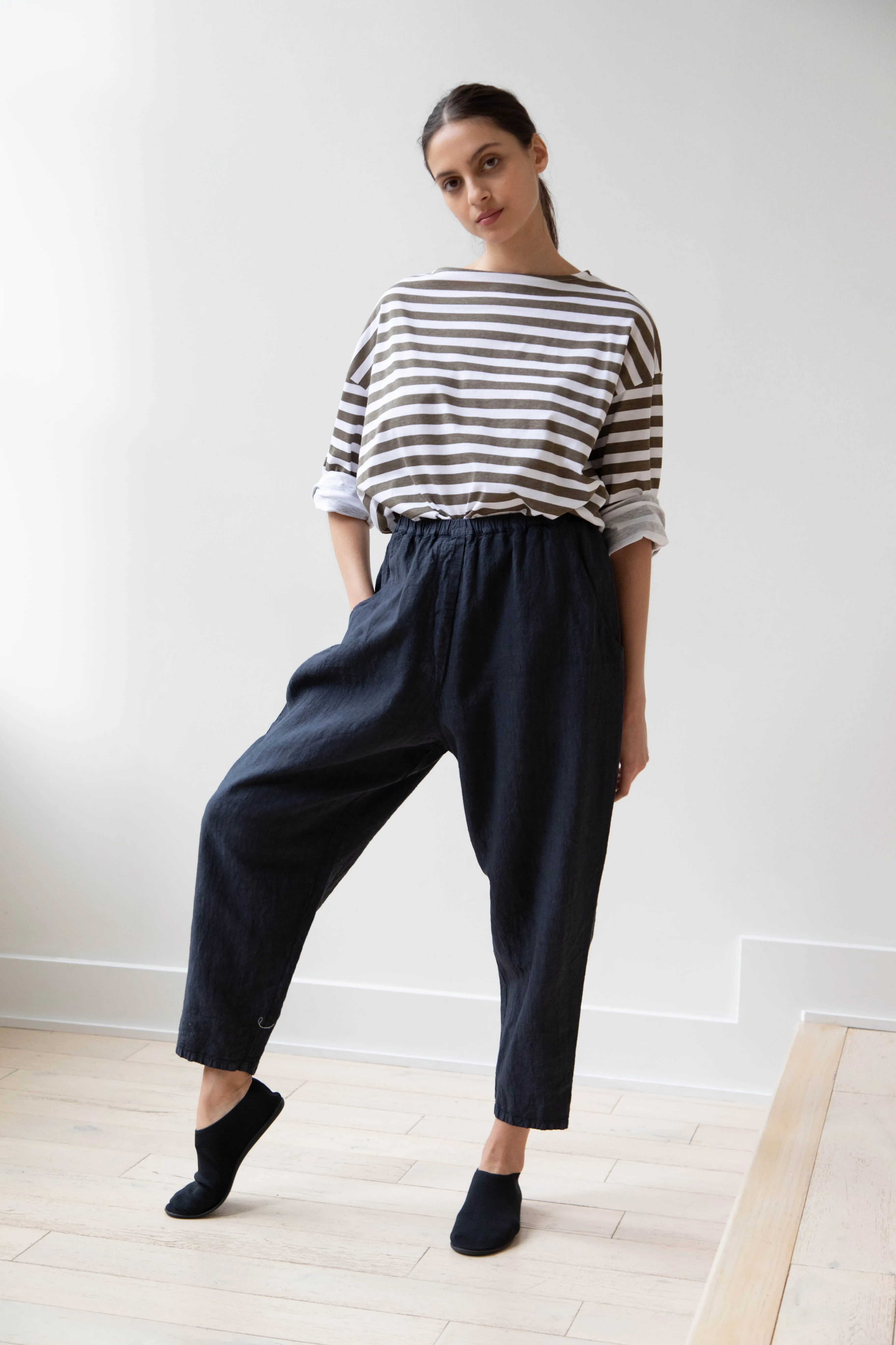 Manuelle Guibal | Worker Pant in Dark Denim Blue Linen