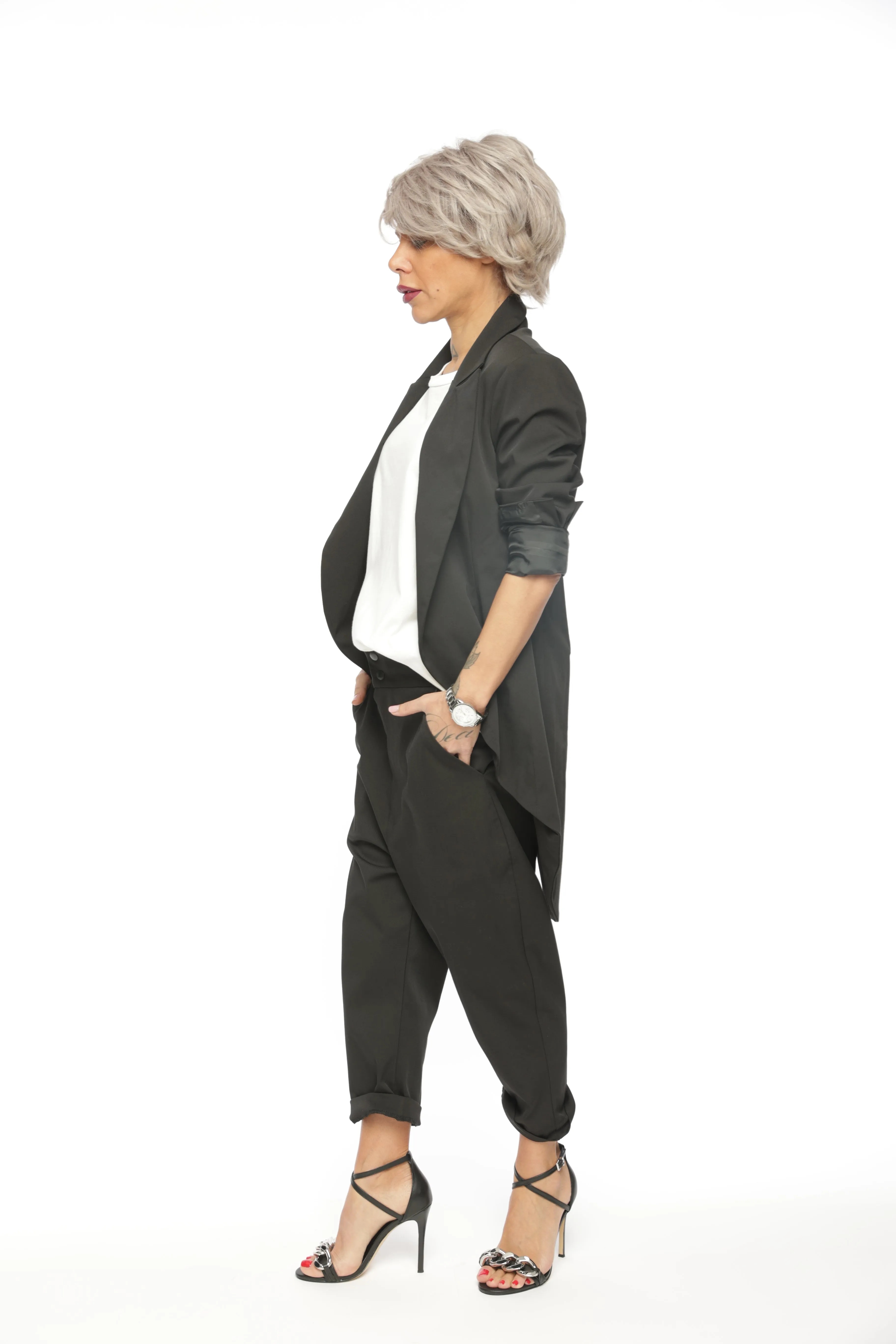 Relaxed Black Pants with Fitted Waist