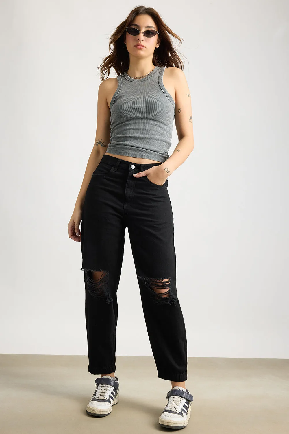 Relaxed Distress Black Jeans