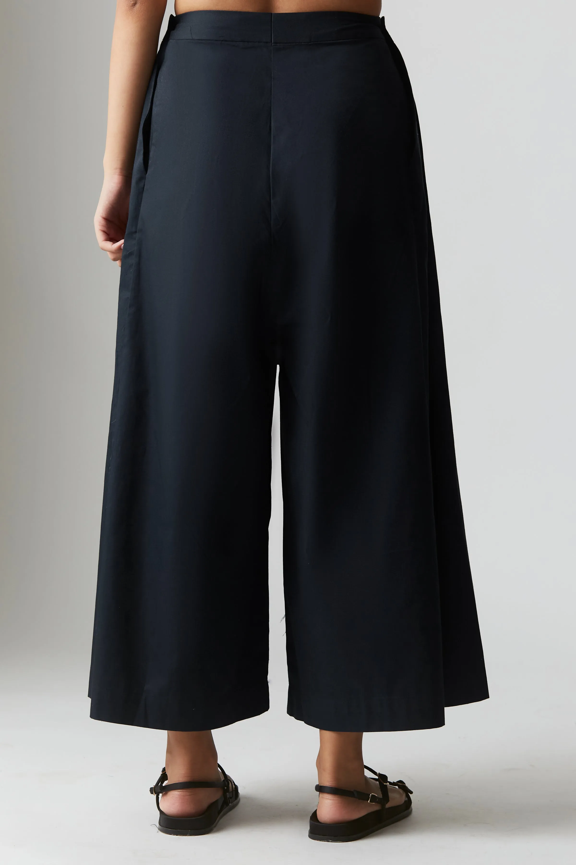 Relaxed Weekend Pants : Ivory Black